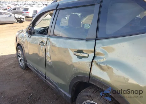 2019 Subaru Forester Premium z USA, uszkodzony, nr VIN JF2SKAEC0KH438504